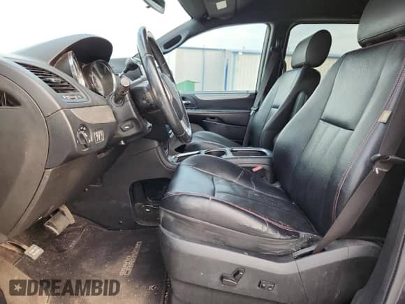 2014 Dodge Grand Caravan R/T with VIN 2C4RDGEG5ER472931, listed as a Copart auction lot 82223975 with 197,678 mi miles and Salvage title. Bid and sale history available at DreamBid. Image 7.