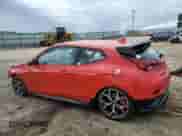 2020 Hyundai Veloster z VIN KMHT36AH0LU008457, wystawiony jako Copart lot #85669534 z przebiegiem 59 985 mil mil oraz Szkoda całkowita • Salvage title. Historia ofert i sprzedaży dostępna na DreamBid. Obrazek 2.