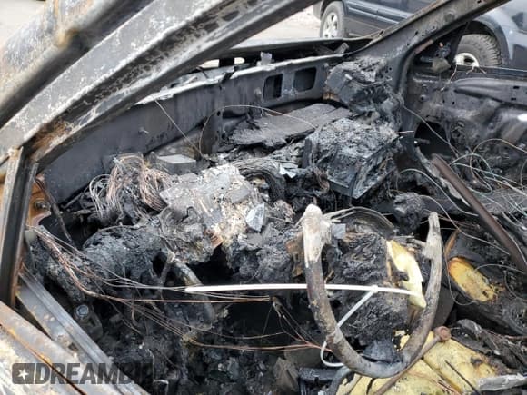 ✅ 2005 Pontiac Vibe • VIN: 5Y2SM66805Z433821 • Lot: 91465315. Listed on Copart with Not provided. Free auction sales archive from the USA and detailed vehicle history report at DreamBid. Image 9.