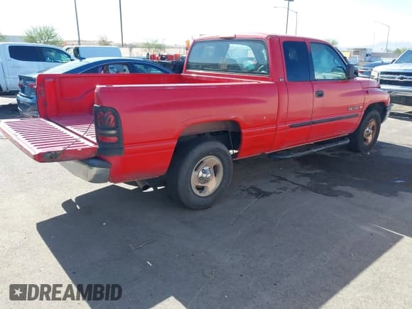 ✅ 2001 Dodge 1500 • VIN: 1B7HC13Z61J576312 • Lot: 42678853. Listed on IAAI with 371,560 mi. Free auction sales archive from the USA and detailed vehicle history report at DreamBid. Image 4.