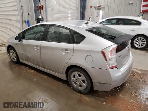 ✅ 2010 Toyota Prius III • VIN: JTDKN3DU9A0052706 • Lot: 71283225. Wystawiony na Copart z przebiegiem 197 043 mil. Bezpłatny archiwum sprzedaży aukcyjnych z USA i szczegółowy raport historii pojazdu na DreamBid. Zdjęcie 2.