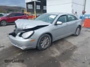 ✅ 2007 Chrysler Sebring • VIN: 1C3LC46K17N510055 • Lot: 43818551. Wystawiony na IAAI z przebiegiem 109 444 mil. Bezpłatny archiwum sprzedaży aukcyjnych z USA i szczegółowy raport historii pojazdu na DreamBid. Zdjęcie 2.