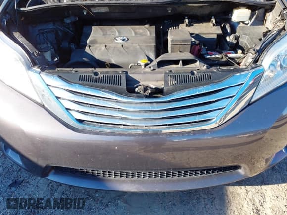 ✅ 2011 Toyota Sienna XLE • VIN: 5TDDK3DC8BS009739 • Лот: 41638710. Опубликован ранее на IAAI с пробегом 235 396 миль. Бесплатный доступ к архиву аукционных продаж из США и подробный отчёт об истории автомобиля на DreamBid. Изображение 10.