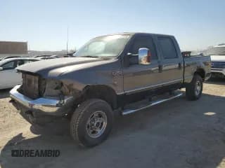 ✅ 2002 Ford F-250 XL • VIN: 1FTNW21S52EC70105 • Lot: 48531175. Listed on Copart with 257,759 mi. Free auction sales archive from the USA and detailed vehicle history report at DreamBid. Image 1.