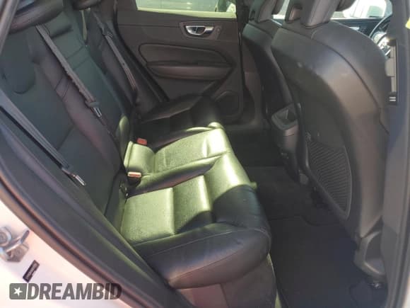 ✅ 2019 Volvo XC60 Momentum • VIN: LYV102DK9KB251729 • Lot: 87288785. Listed on Copart with 50,634 mi. Free auction sales archive from the USA and detailed vehicle history report at DreamBid. Image 11.