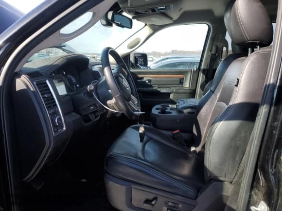 ✅ 2017 Ram 1500 Laramie • VIN: 1C6RR7JT6HS579128 • Lot: 41823165. Listed on Copart with 99,607 mi. Free auction sales archive from the USA and detailed vehicle history report at DreamBid. Image 7.