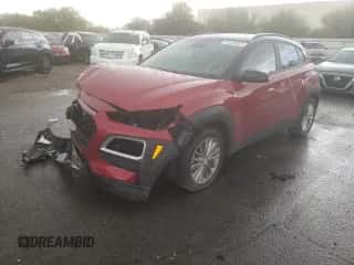 2020 Hyundai Kona SEL z VIN KM8K22AA1LU509951, wystawiony jako Copart lot #61039692 z przebiegiem 26 704 mil mil oraz . Historia ofert i sprzedaży dostępna na DreamBid. Obrazek 2.