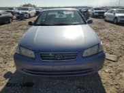 ✅ 2000 Toyota Camry LE • VIN: 4T1BG22K2YU679297 • Lot: 90669205. Wystawiony na Copart z przebiegiem 140 056 mil. Bezpłatny archiwum sprzedaży aukcyjnych z USA i szczegółowy raport historii pojazdu na DreamBid. Zdjęcie 5.