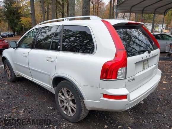 ✅ 2013 Volvo XC90 Premier Plus • VIN: YV4952CYXD1641160 • Lot: 43662186. Wystawiony na IAAI z przebiegiem 147 589 mil. Bezpłatny archiwum sprzedaży aukcyjnych z USA i szczegółowy raport historii pojazdu na DreamBid. Zdjęcie 3.