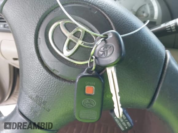 ✅ 2002 Toyota Camry XLE • VIN: 4T1BF30K72U509682 • Lot: 42691645. Listed on IAAI with 180,737 mi. Free auction sales archive from the USA and detailed vehicle history report at DreamBid. Image 11.