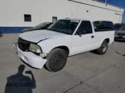 ✅ 2002 GMC Sonoma SL • VIN: 1GTCS145X28130133 • Lot: 66449445. Wystawiony na Copart z przebiegiem 219 587 mil. Bezpłatny archiwum sprzedaży aukcyjnych z USA i szczegółowy raport historii pojazdu na DreamBid. Zdjęcie 1.