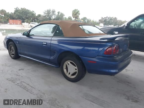✅ 1996 Ford Mustang • VIN: 1FALP4446TF220649 • Lot: 43878632. Wystawiony na IAAI z przebiegiem 88 647 mil. Bezpłatny archiwum sprzedaży aukcyjnych z USA i szczegółowy raport historii pojazdu na DreamBid. Zdjęcie 3.