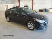✅ 2021 Hyundai Accent SE • VIN: 3KPC24A66ME135630 • Lot: 70182324. Wystawiony na Copart z przebiegiem 63 022 mil. Bezpłatny archiwum sprzedaży aukcyjnych z USA i szczegółowy raport historii pojazdu na DreamBid. Zdjęcie 4.
