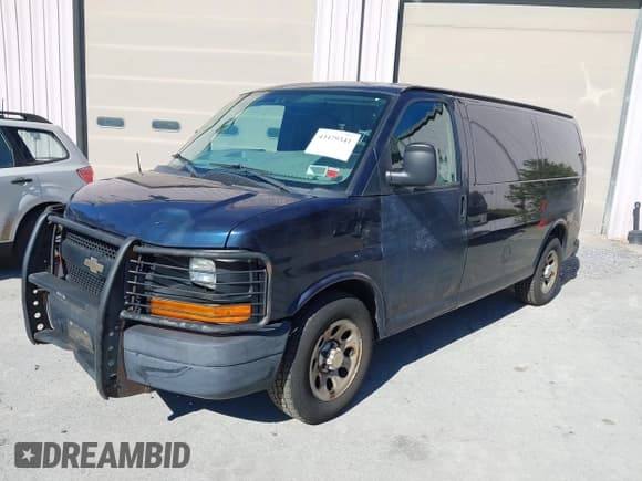 ✅ 2013 Chevrolet Express Cargo • VIN: 1GCSGAFX3D1163188 • Lot: 43479341. Wystawiony na IAAI z przebiegiem 231 720 mil. Bezpłatny archiwum sprzedaży aukcyjnych z USA i szczegółowy raport historii pojazdu na DreamBid. Zdjęcie 2.