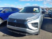 ✅ 2022 Mitsubishi Eclipse Cross LE • VIN: JA4ATVAA1NZ054677 • Лот: 43704732. Опубликован ранее на IAAI с пробегом 57 848 миль. Бесплатный доступ к архиву аукционных продаж из США и подробный отчёт об истории автомобиля на DreamBid. Изображение 2.