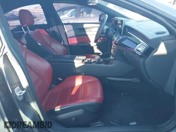 ✅ 2016 Mercedes-Benz CLS AMG CLS 63 S-Model • VIN: WDDLJ7GB4GA179521 • Lot: 41651130. Wystawiony na IAAI z przebiegiem 98 036 mil. Bezpłatny archiwum sprzedaży aukcyjnych z USA i szczegółowy raport historii pojazdu na DreamBid. Zdjęcie 5.