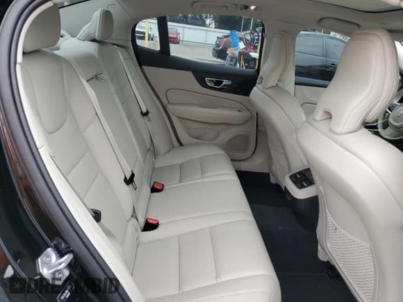 ✅ 2022 Volvo S60 Inscription • VIN: 7JRL12FL8NG178973 • Лот: 53319415. Опубликован ранее на Copart с пробегом 22 697 миль. Бесплатный доступ к архиву аукционных продаж из США и подробный отчёт об истории автомобиля на DreamBid. Изображение 10.