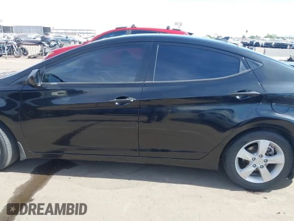 ✅ 2013 Hyundai Elantra GLS • VIN: KMHDH4AE4DU765489 • Lot: 43574109. Wystawiony na IAAI z przebiegiem 244 675 mil. Bezpłatny archiwum sprzedaży aukcyjnych z USA i szczegółowy raport historii pojazdu na DreamBid. Zdjęcie 14.
