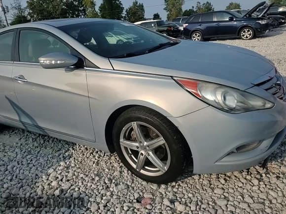 ✅ 2011 Hyundai Sonata Limited • VIN: 5NPEC4AB2BH302495 • Lot: 71103684. Listed on Copart with 246,090 mi. Free auction sales archive from the USA and detailed vehicle history report at DreamBid. Image 10.
