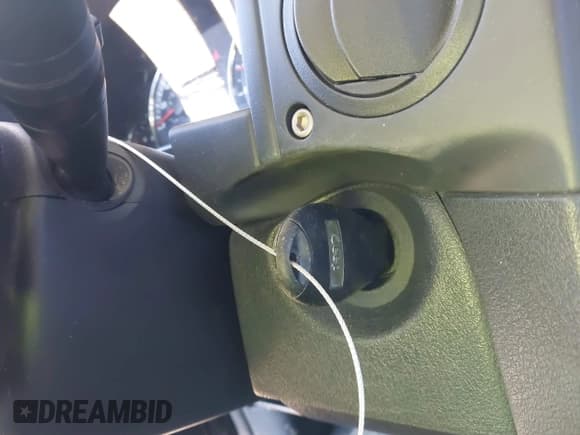 ✅ 2010 Jeep Commander Sport • VIN: 1J4RG4GK4AC158319 • Lot: 41824621. Listed on IAAI with 63,061 mi. Free auction sales archive from the USA and detailed vehicle history report at DreamBid. Image 11.