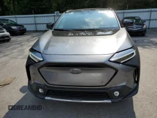 ✅ 2023 Subaru Solterra Premium • VIN: JTMABABA0PA015015 • Lot: 61691623. Wystawiony na Copart z przebiegiem 2 797 mil. Bezpłatny archiwum sprzedaży aukcyjnych z USA i szczegółowy raport historii pojazdu na DreamBid. Zdjęcie 5.