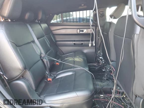 ✅ 2021 Ford Police Interceptor Utility • VIN: 1FM5K8AC1MNA05803 • Lot: 71099665. Wystawiony na Copart z przebiegiem Nie podano. Bezpłatny archiwum sprzedaży aukcyjnych z USA i szczegółowy raport historii pojazdu na DreamBid. Zdjęcie 11.