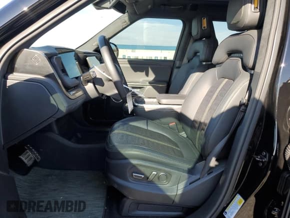 ✅ 2023 Rivian R1S Adventure • VIN: 7PDSGABA1PN023597 • Lot: 85072304. Wystawiony na Copart z przebiegiem 10 536 mil. Bezpłatny archiwum sprzedaży aukcyjnych z USA i szczegółowy raport historii pojazdu na DreamBid. Zdjęcie 7.