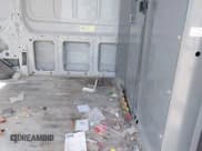 ✅ 2015 Ford Transit Cargo • VIN: 1FTNR1CM2FKB24963 • Lot: 41455934. Wystawiony na IAAI z przebiegiem 220 106 mil. Bezpłatny archiwum sprzedaży aukcyjnych z USA i szczegółowy raport historii pojazdu na DreamBid. Zdjęcie 8.