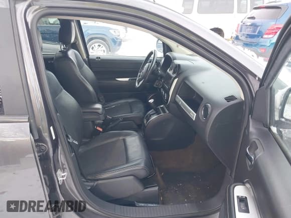 ✅ 2017 Jeep Compass Latitude • VIN: 1C4NJCEA4HD206951 • Lot: 43881332. Listed on IAAI with 177,675 mi. Free auction sales archive from the USA and detailed vehicle history report at DreamBid. Image 5.