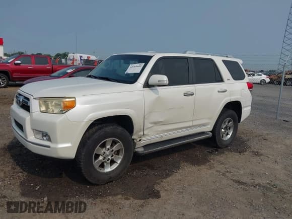 ✅ 2011 Toyota 4Runner SR5 • VIN: JTEZU5JR4B5014832 • Лот: 42369600. Опубликован ранее на IAAI с пробегом 256 676 миль. Бесплатный доступ к архиву аукционных продаж из США и подробный отчёт об истории автомобиля на DreamBid. Изображение 2.