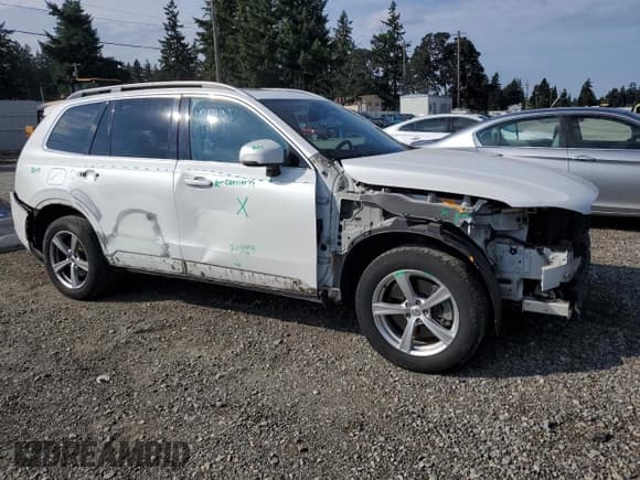 ✅ 2016 Volvo XC90 T5 Momentum • VIN: YV4102XK3G1084789 • Лот: 70003225. Опубликован ранее на Copart с пробегом 131 088 миль. Бесплатный доступ к архиву аукционных продаж из США и подробный отчёт об истории автомобиля на DreamBid. Изображение 4.