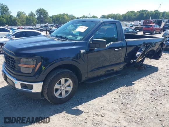 ✅ 2025 Ford F-150 XL • VIN: 1FTMF1LP2SKD18160 • Lot: 43058340. Wystawiony na IAAI z przebiegiem 4 949 mil. Bezpłatny archiwum sprzedaży aukcyjnych z USA i szczegółowy raport historii pojazdu na DreamBid. Zdjęcie 20.