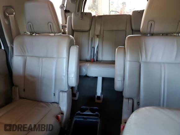 ✅ 2016 Lincoln Navigator Select • VIN: 5LMJJ3JT9GEL09550 • Lot: 85569705. Wystawiony na Copart z przebiegiem 135 506 mil. Bezpłatny archiwum sprzedaży aukcyjnych z USA i szczegółowy raport historii pojazdu na DreamBid. Zdjęcie 10.