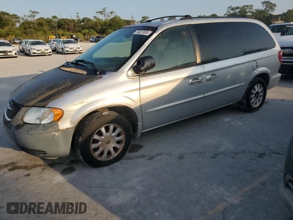✅ 2002 Chrysler Town & Country LX • VIN: 2C4GP44372R712892 • Лот: 74027034. Опубликован ранее на Copart с пробегом 199 256 миль. Бесплатный доступ к архиву аукционных продаж из США и подробный отчёт об истории автомобиля на DreamBid. Изображение 1.