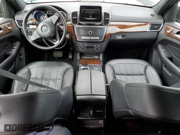 ✅ 2018 Mercedes-Benz GL 450 • VIN: 4JGDF6EE1JA995029 • Lot: 48334214. Listed on Copart with 211,189 mi. Free auction sales archive from the USA and detailed vehicle history report at DreamBid. Image 8.