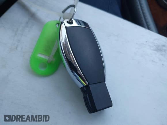 ✅ 2005 Mercedes-Benz SL 500 • VIN: WDBSK75F25F093003 • Lot: 43493825. Listed on IAAI with 53,431 mi. Free auction sales archive from the USA and detailed vehicle history report at DreamBid. Image 11.