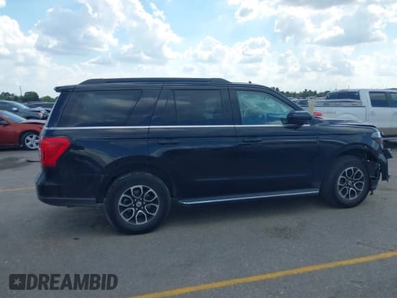 ✅ 2022 Ford Expedition XLT • VIN: 1FMJU1JT7NEA67370 • Lot: 43397514. Listed on IAAI with 69,674 mi. Free auction sales archive from the USA and detailed vehicle history report at DreamBid. Image 13.