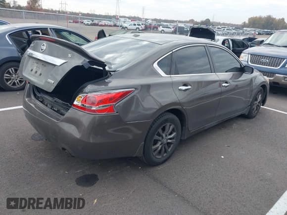 ✅ 2015 Nissan Altima S • VIN: 1N4AL3AP1FN895377 • Lot: 43658255. Wystawiony na IAAI z przebiegiem 205 037 mil. Bezpłatny archiwum sprzedaży aukcyjnych z USA i szczegółowy raport historii pojazdu na DreamBid. Zdjęcie 4.
