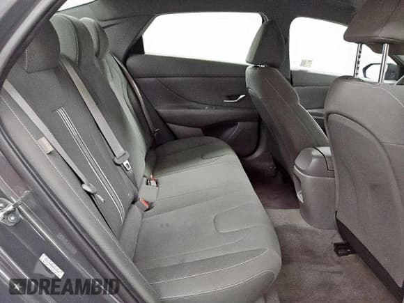 ✅ 2024 Hyundai Elantra SEL • VIN: KMHLM4DG0RU671282 • Lot: 72103885. Wystawiony na Copart z przebiegiem 70 915 mil. Bezpłatny archiwum sprzedaży aukcyjnych z USA i szczegółowy raport historii pojazdu na DreamBid. Zdjęcie 10.