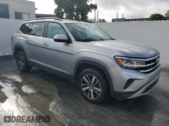 ✅ 2022 Volkswagen Atlas SE • VIN: 1V2DP2CA2NC501943 • Lot: 51181225. Listed on Copart with 70,604 mi. Free auction sales archive from the USA and detailed vehicle history report at DreamBid. Image 4.