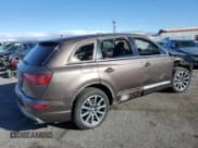 ✅ 2017 Audi Q7 Prestige • VIN: WA1VAAF7XHD054613 • Лот: 49283225. Опубликован ранее на Copart с пробегом 132 181 миль. Бесплатный доступ к архиву аукционных продаж из США и подробный отчёт об истории автомобиля на DreamBid. Изображение 3.