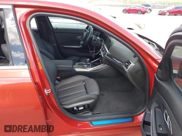 ✅ 2021 BMW 3 Series 330i xDrive • VIN: 3MW5R7J01M8B77667 • Lot: 42569602. Listed on IAAI with 61,457 mi. Free auction sales archive from the USA and detailed vehicle history report at DreamBid. Image 5.