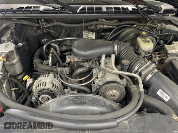 ✅ 2003 Chevrolet Blazer LS • VIN: 1GNCT18X83K175026 • Lot: 60873315. Listed on Copart with 200,267 mi. Free auction sales archive from the USA and detailed vehicle history report at DreamBid. Image 7.