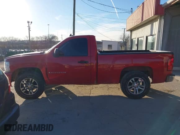 ✅ 2007 Chevrolet Silverado 1500 Work Truck • VIN: 1GCEC14C27Z562737 • Лот: 38296618. Опубликован ранее на IAAI с пробегом 148 924 миль. Бесплатный доступ к архиву аукционных продаж из США и подробный отчёт об истории автомобиля на DreamBid. Изображение 15.