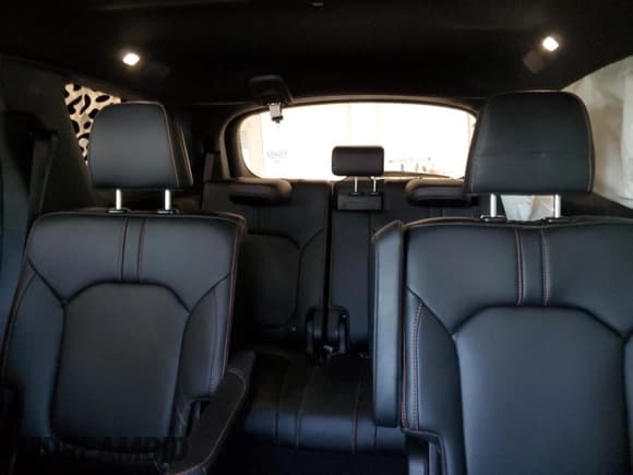 ✅ 2024 Honda Pilot TrailSport • VIN: 5FNYG1H61RB044648 • Lot: 92027485. Listed on Copart with 30,480 mi. Free auction sales archive from the USA and detailed vehicle history report at DreamBid. Image 10.