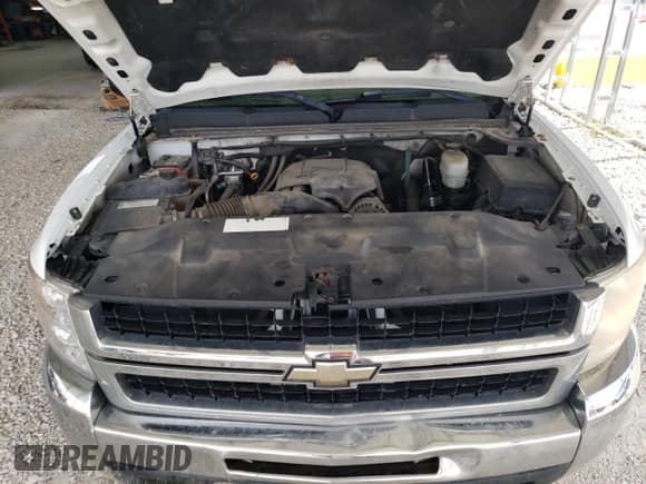 ✅ 2008 Chevrolet Silverado 2500HD Work Truck • VIN: 1GCHK29K18E116738 • Лот: 72018075. Опубликован ранее на Copart с пробегом 185 031 миль. Бесплатный доступ к архиву аукционных продаж из США и подробный отчёт об истории автомобиля на DreamBid. Изображение 11.