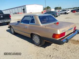 ✅ 1984 Mercedes-Benz 380 SL • VIN: WDBBA45AXEA012235 • Lot: 43484647. Wystawiony na IAAI z przebiegiem 169 485 mil. Bezpłatny archiwum sprzedaży aukcyjnych z USA i szczegółowy raport historii pojazdu na DreamBid. Zdjęcie 3.