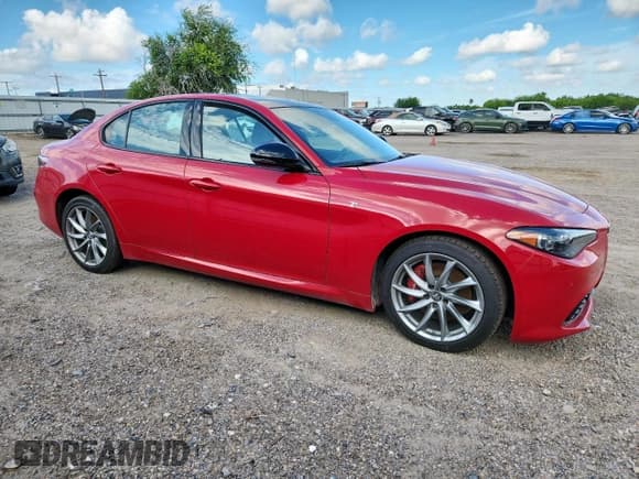 ✅ 2024 Alfa Romeo Giulia Veloce • VIN: ZARFAMBN9R7684662 • Lot: 66722405. Wystawiony na Copart z przebiegiem Nie podano. Bezpłatny archiwum sprzedaży aukcyjnych z USA i szczegółowy raport historii pojazdu na DreamBid. Zdjęcie 4.