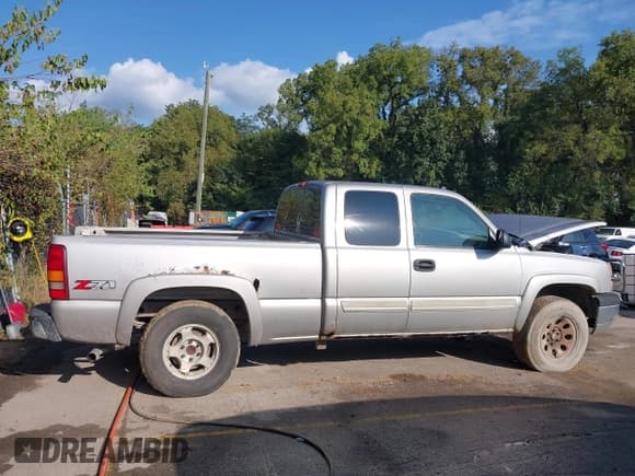 ✅ 2005 Chevrolet Silverado 1500 Z71 • VIN: 2GCEK19B851288808 • Лот: 43297608. Опубликован ранее на IAAI с пробегом 307 439 миль. Бесплатный доступ к архиву аукционных продаж из США и подробный отчёт об истории автомобиля на DreamBid. Изображение 13.