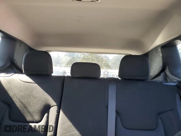 ✅ 2019 Jeep Renegade Trailhawk • VIN: ZACNJBC19KPK71832 • Lot: 81636315. Wystawiony na Copart z przebiegiem 39 815 mil. Bezpłatny archiwum sprzedaży aukcyjnych z USA i szczegółowy raport historii pojazdu na DreamBid. Zdjęcie 10.